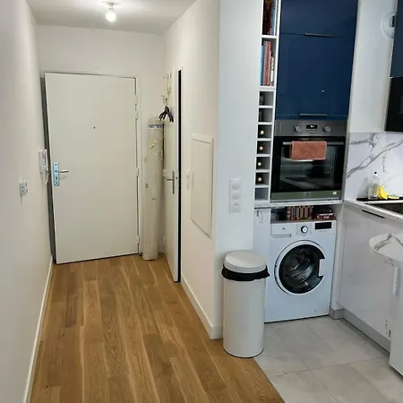 Very Flat In - Very Well Located *